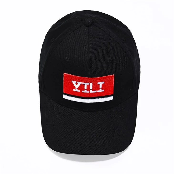 YiLi Black Baseball Cap With Adjustable Strap